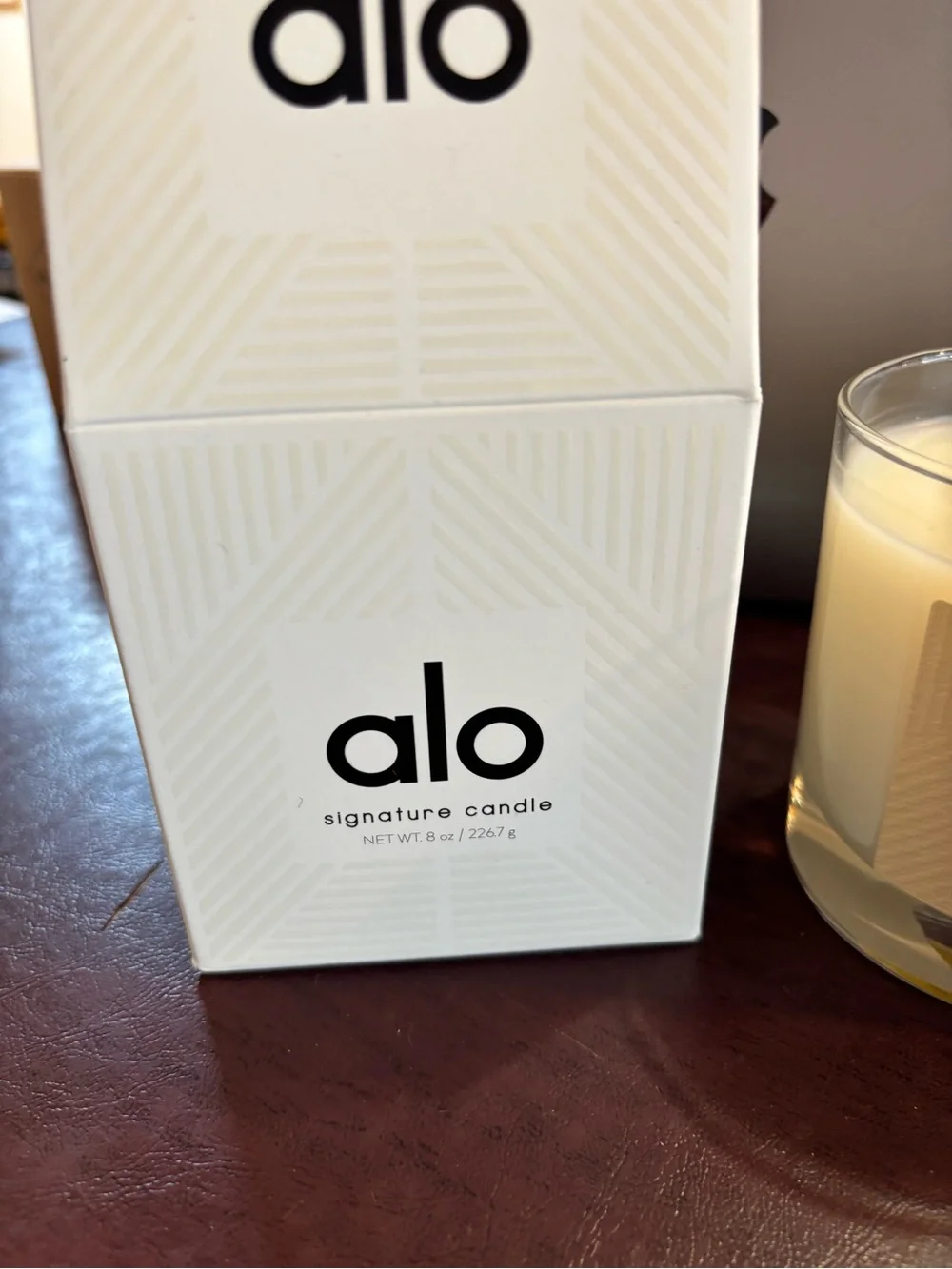 NEW Alo Yoga Signature Candle 8oz Santal Scent Crackling Wood Wick